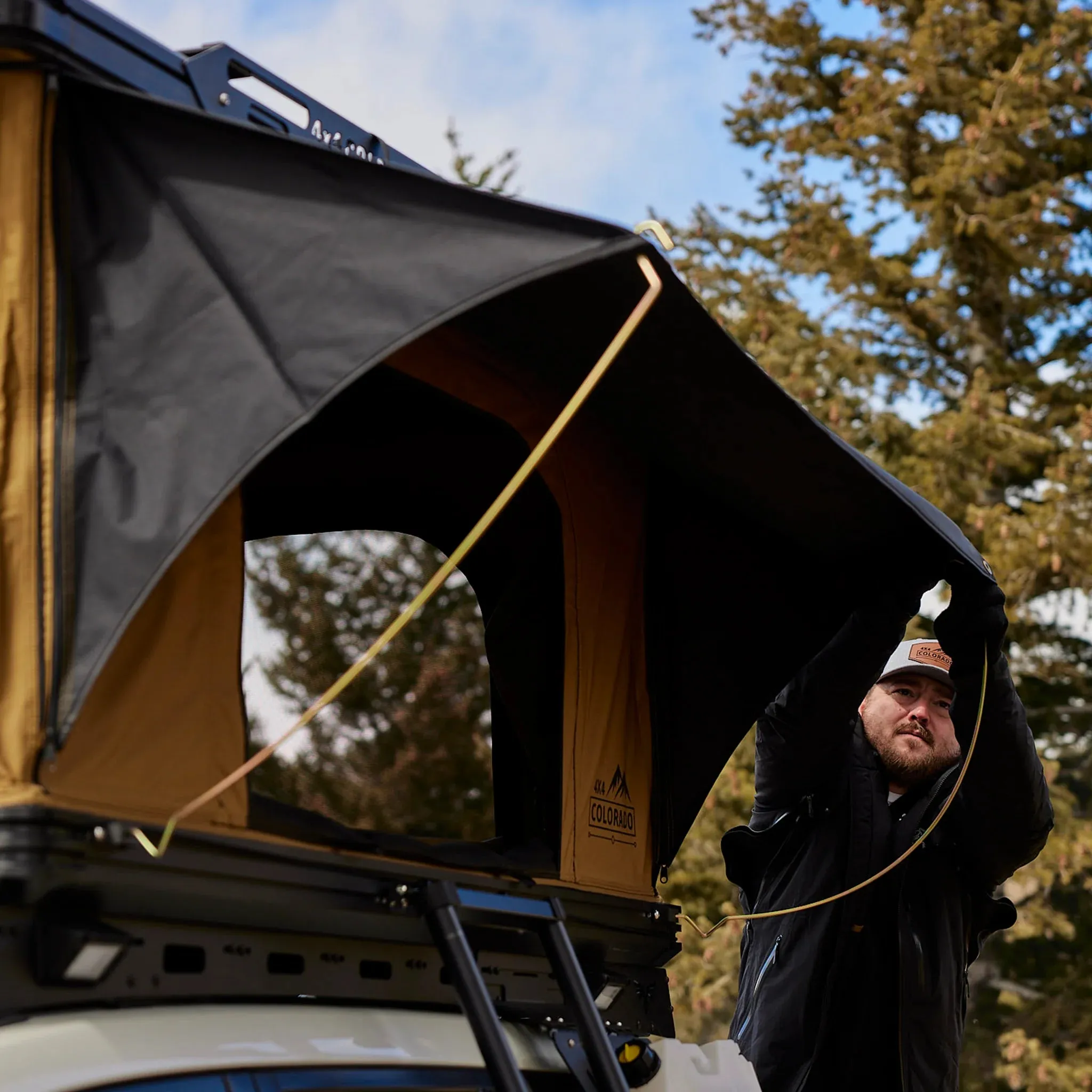 4X4 Colorado Stratus 2.0 Hardshell Roof Top Tent