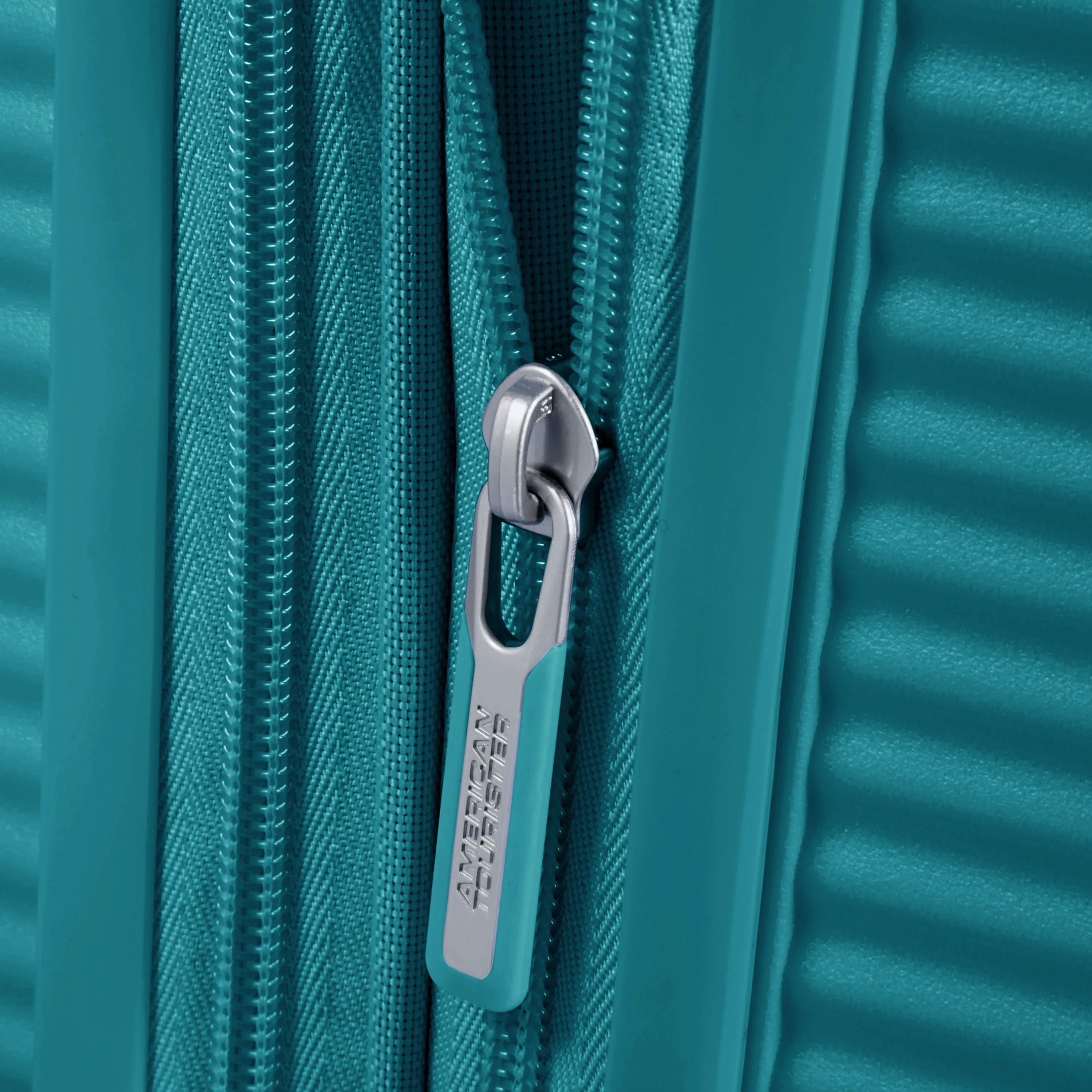 American Tourister Curio Spinner Carry-On™