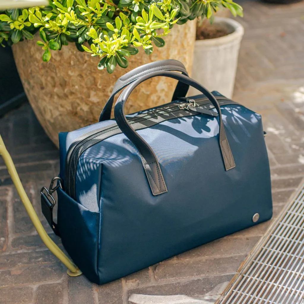 Antler Chelsea Overnight/Gym Bag Navy