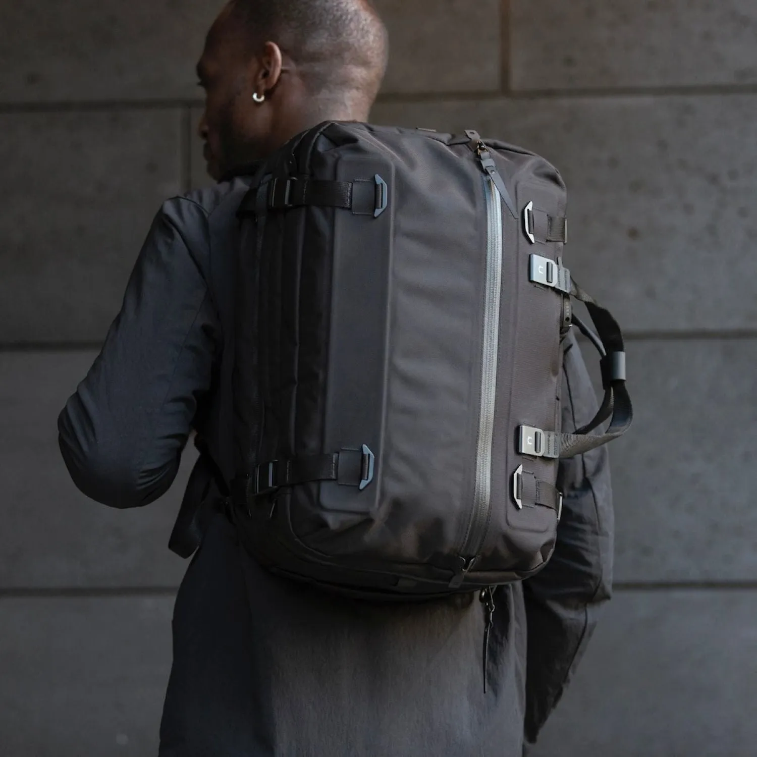 Black Ember Forge 30 15” Convertiable Travel Pack