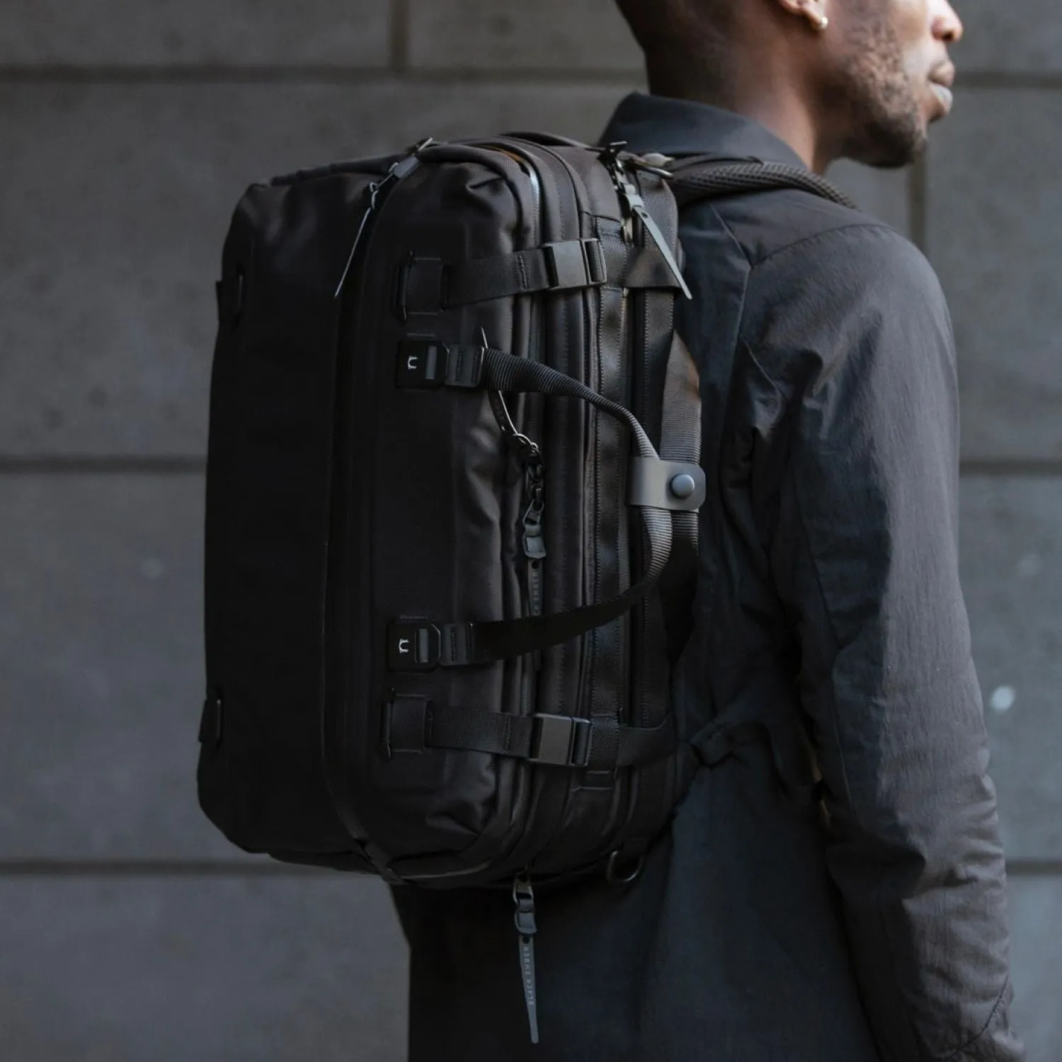 Black Ember Forge 30 15” Convertiable Travel Pack