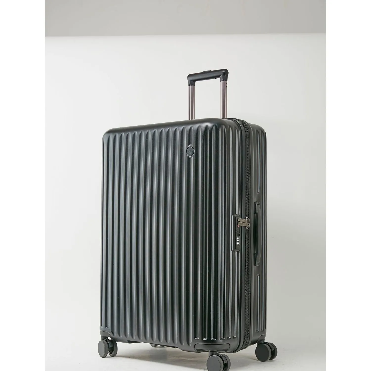 Conwood Pioneer Polycarbonate 20" Expandable Upright Luggage