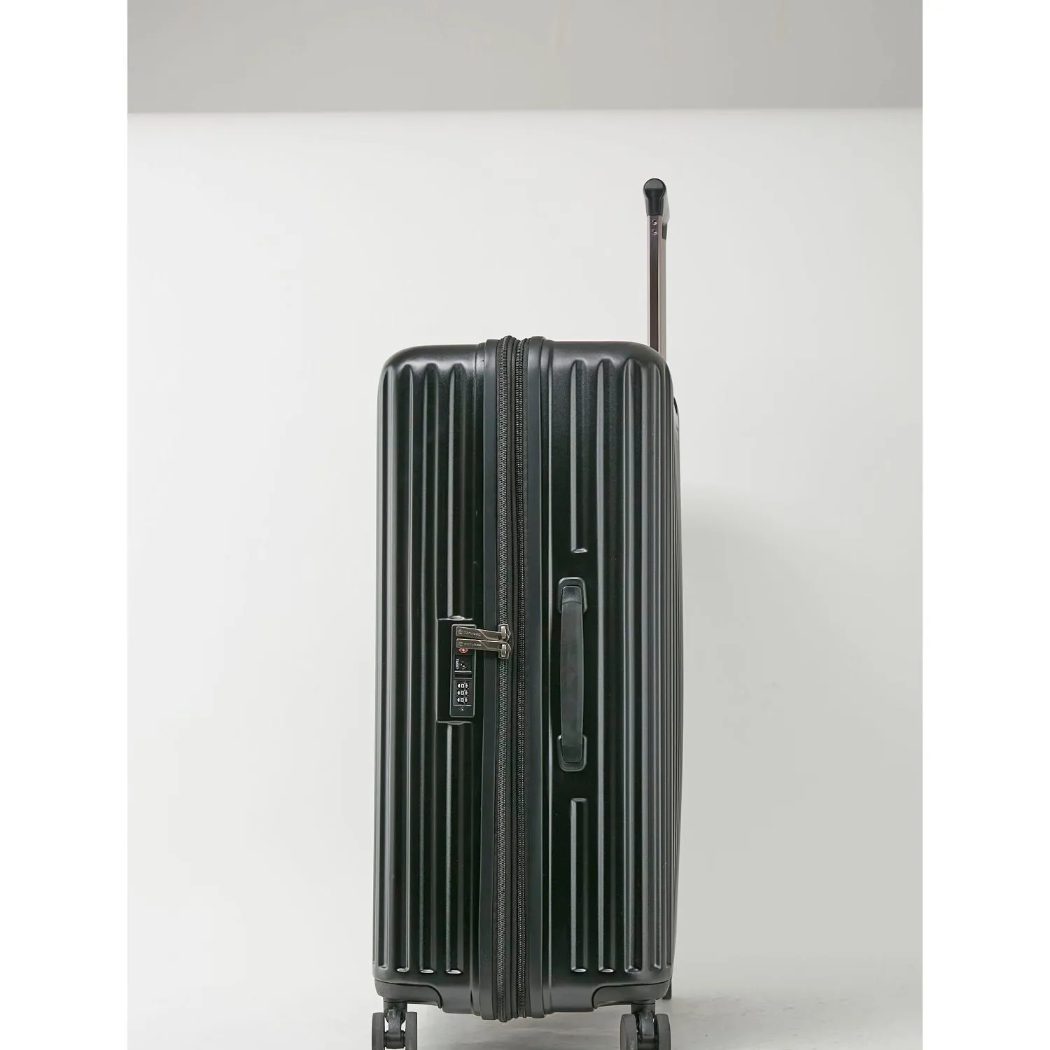 Conwood Pioneer Polycarbonate 20" Expandable Upright Luggage