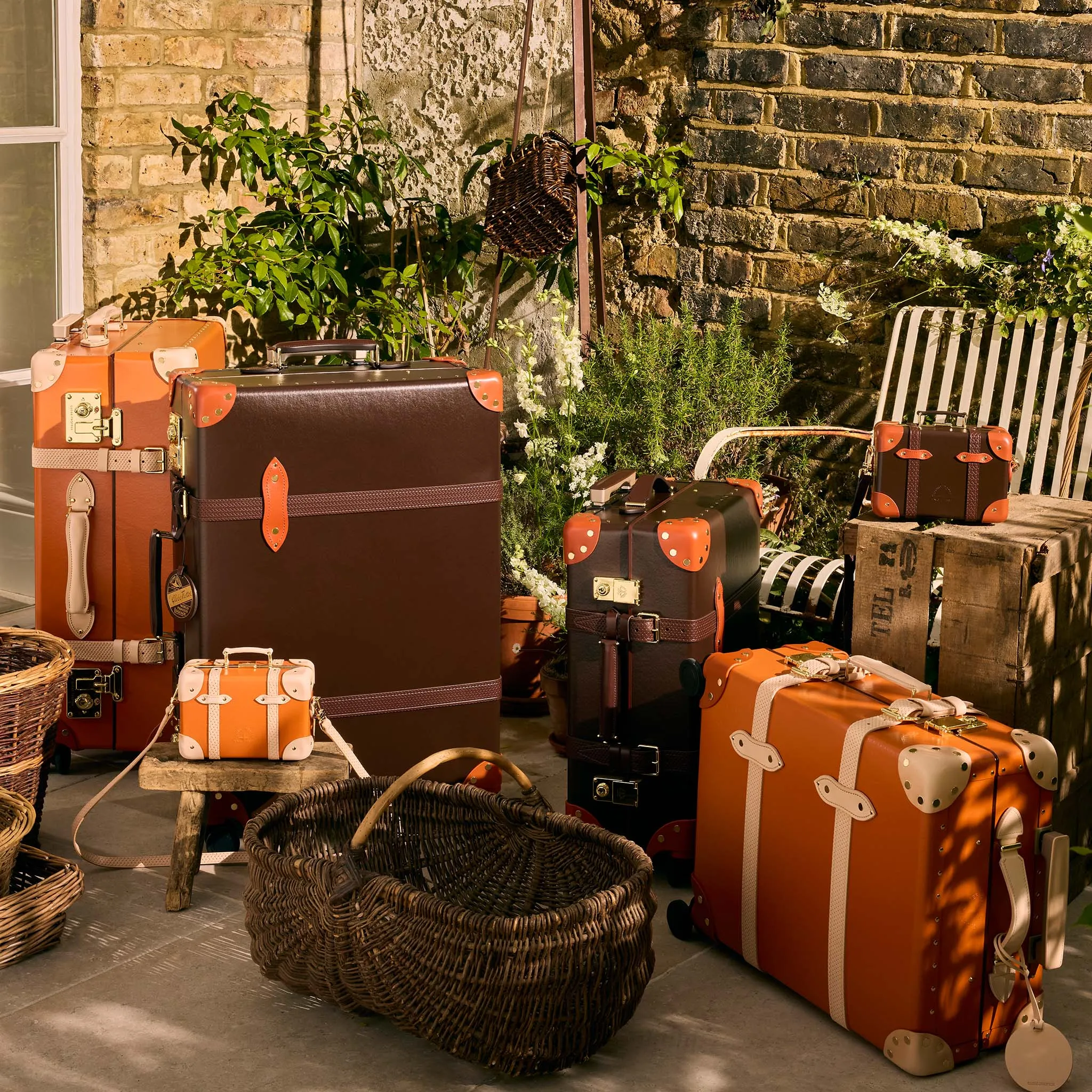 Cotswolds · Carry-On - 4 Wheels | Coffee Brown/Orange/Brass