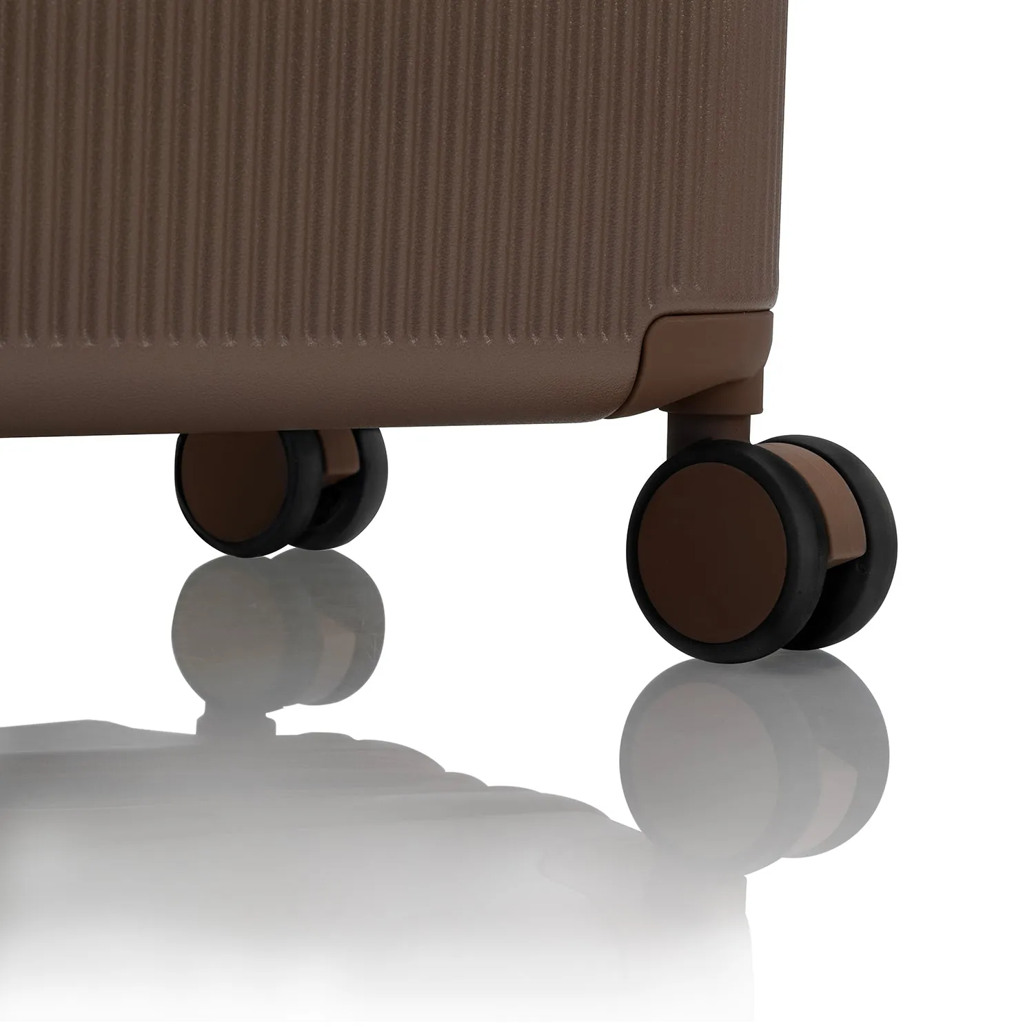 Earth Tones 26" Luggage | Spinner Luggage