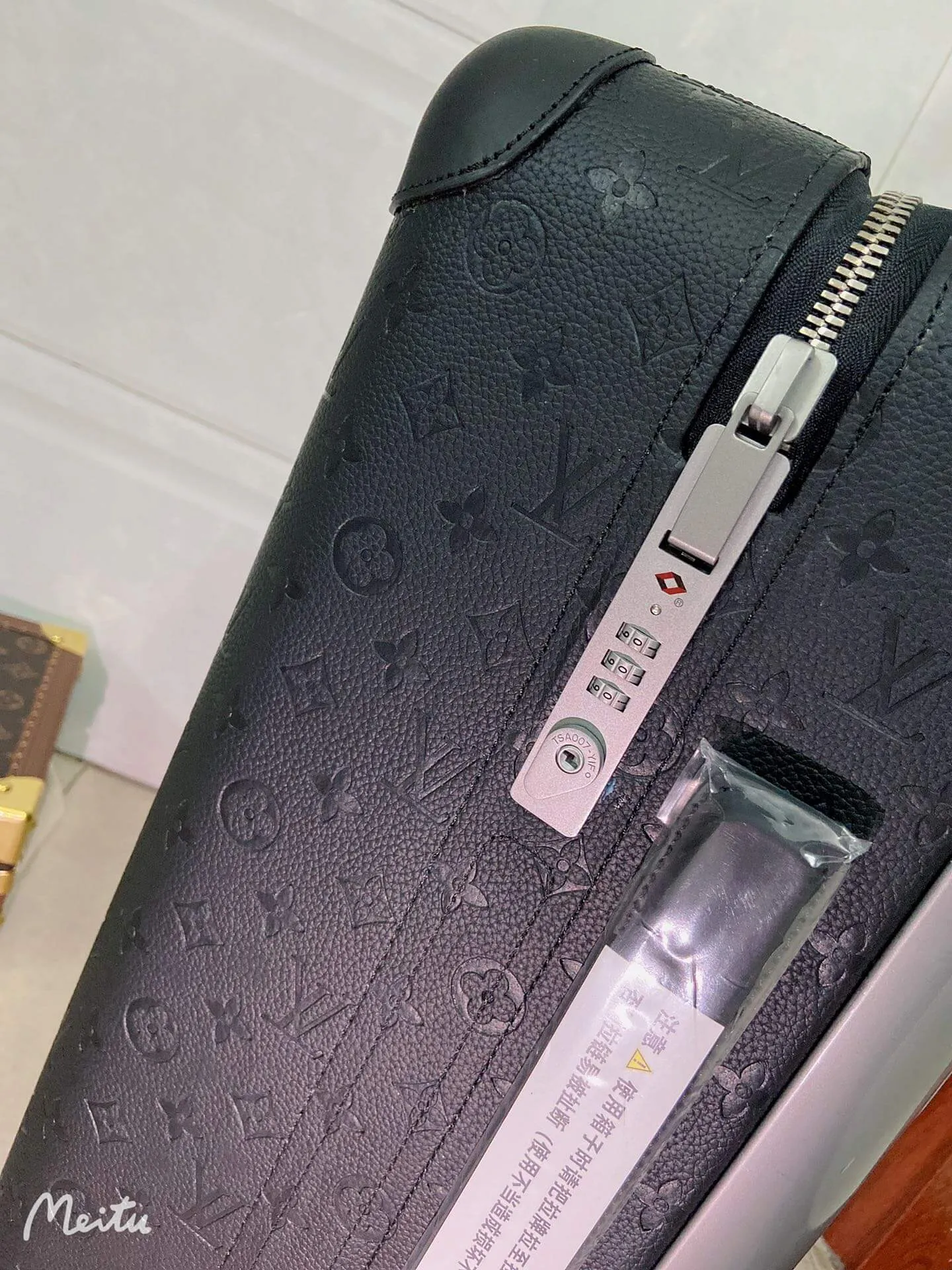 Louis Vuitton LV Monogram Horizon 55 Rolling Black Luggage Bag