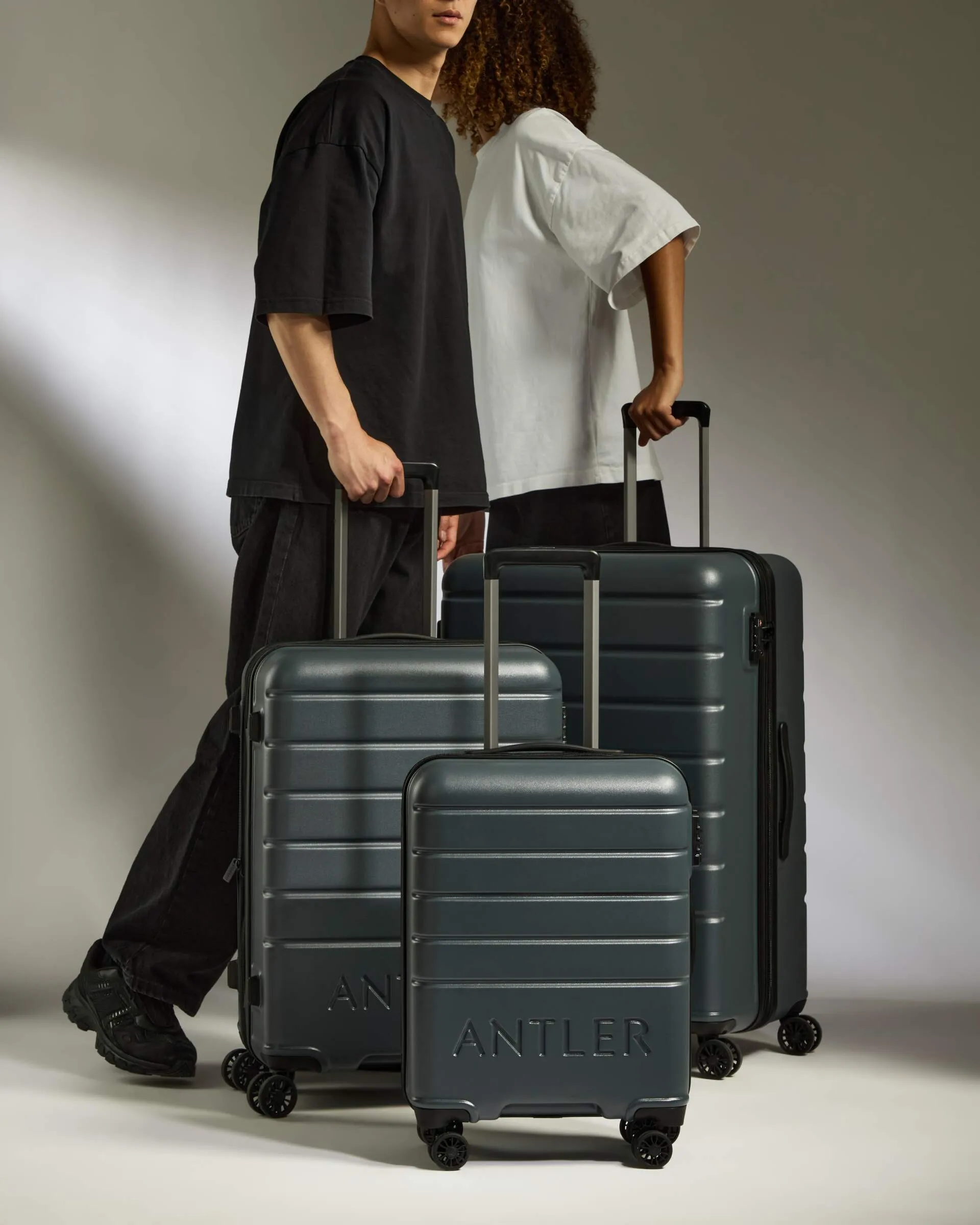 Suitcase Set in Granite Grey - Logo